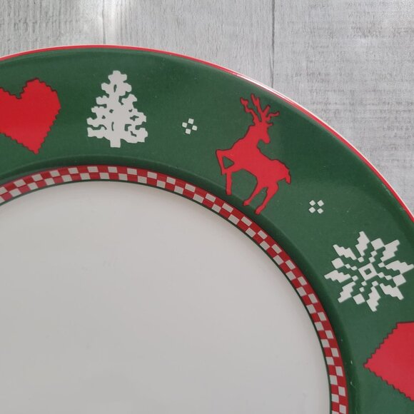 Christmas Northwoods Dinner Plate With Festive Red Hearts & Reindeer Design - Picture 2 of 4